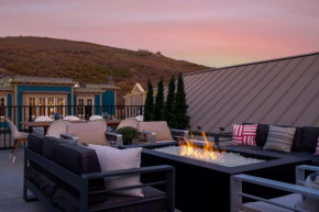 Walk to Main Street - Walk to Town Ski Lift Access, Hot Tub, Perfect Location!